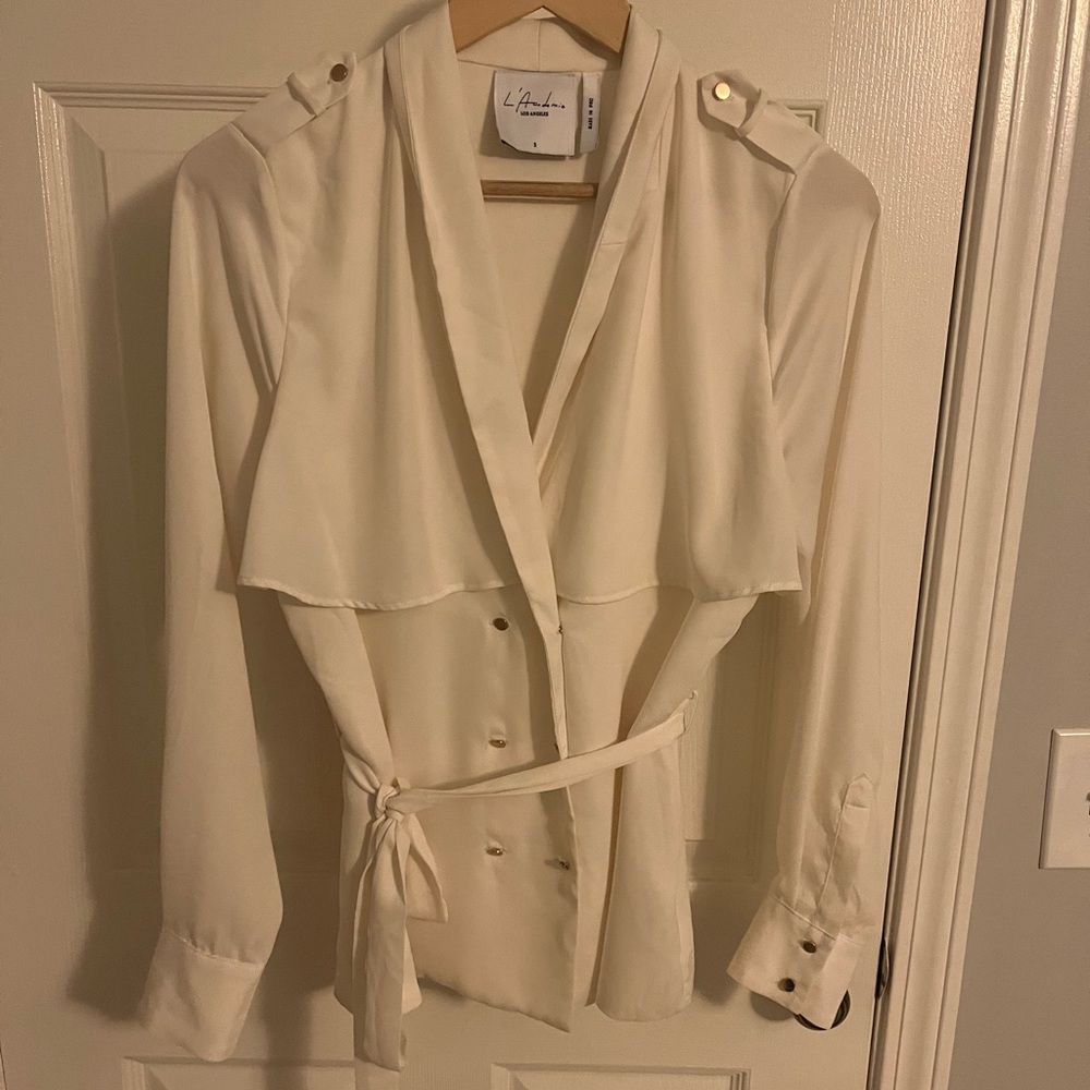 L’Academie Cream Ivory Silky Top w/ Belt & Gold Button Details, Small NWOT